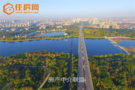 东方今典附近送车位送60平方院子.满二年.有证可按揭